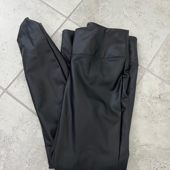 Faux leather tights - Picture 4 of 4